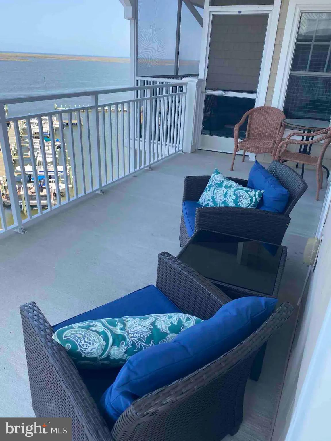 HARBOUR LIGHT CONDOS - Residential