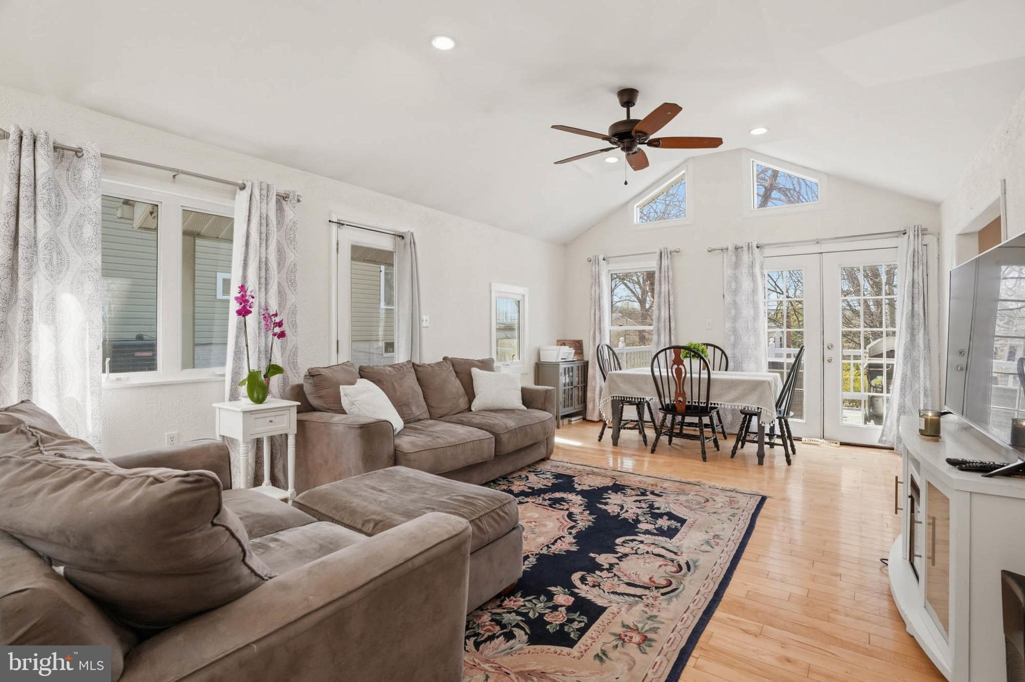 CARROLLTON MANOR - Residential