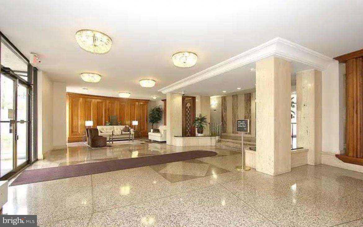 UNIVERSITY TOWERS CODM - Residential Lease