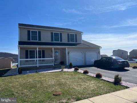 121 NANTUCKET DRIVE READING PA 19605