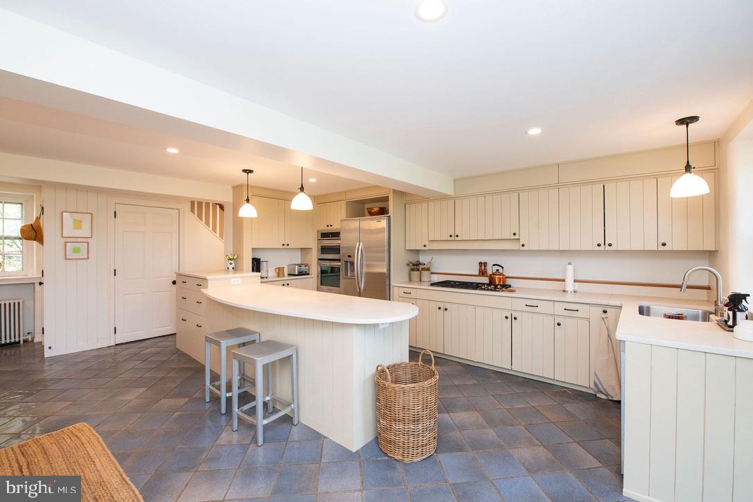 CHESTNUT HILL - Residential