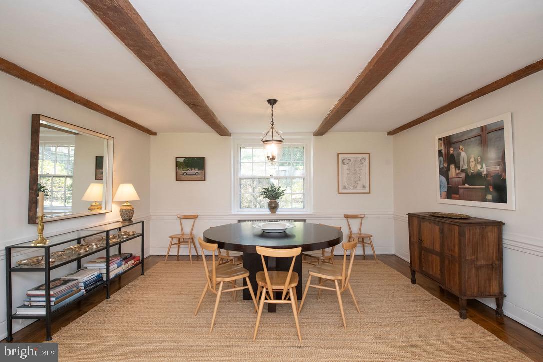 CHESTNUT HILL - Residential