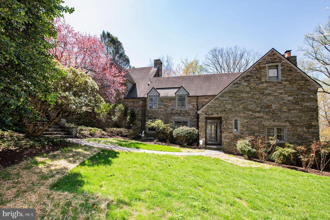 8830 TOWANDA STREET/ AKA 505 W.CHESTNUT HILL AVENUE