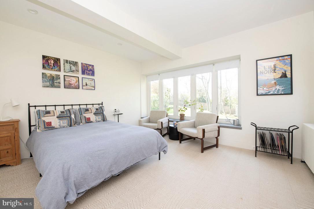 CHESTNUT HILL - Residential