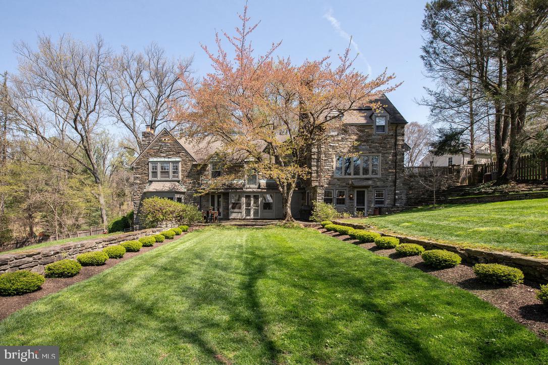 CHESTNUT HILL - Residential