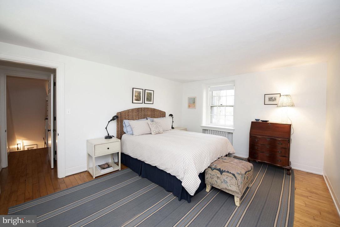 CHESTNUT HILL - Residential