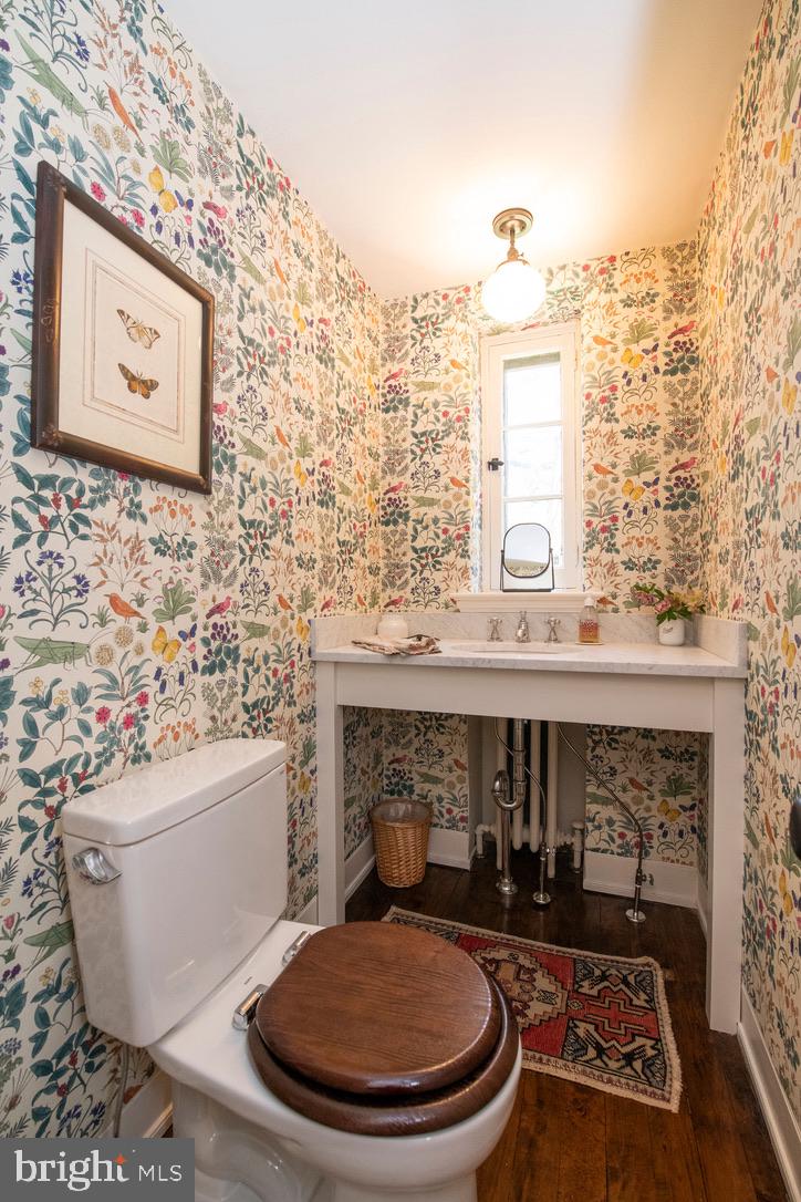 CHESTNUT HILL - Residential