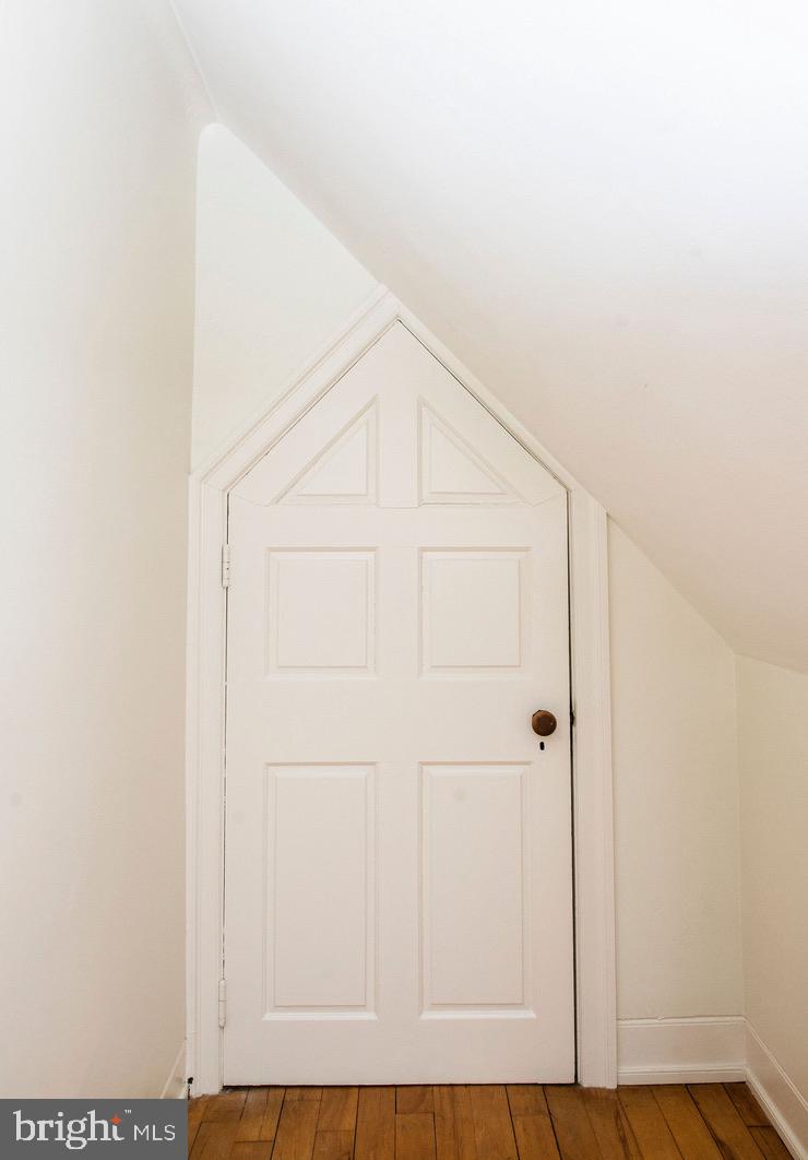 CHESTNUT HILL - Residential