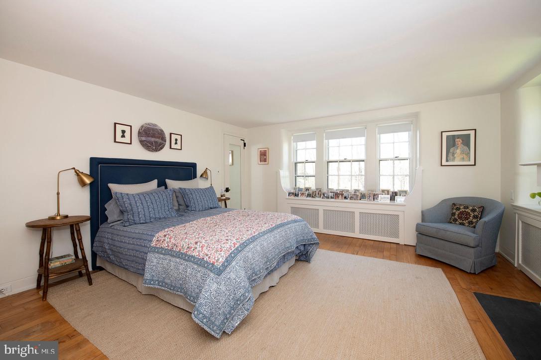 CHESTNUT HILL - Residential