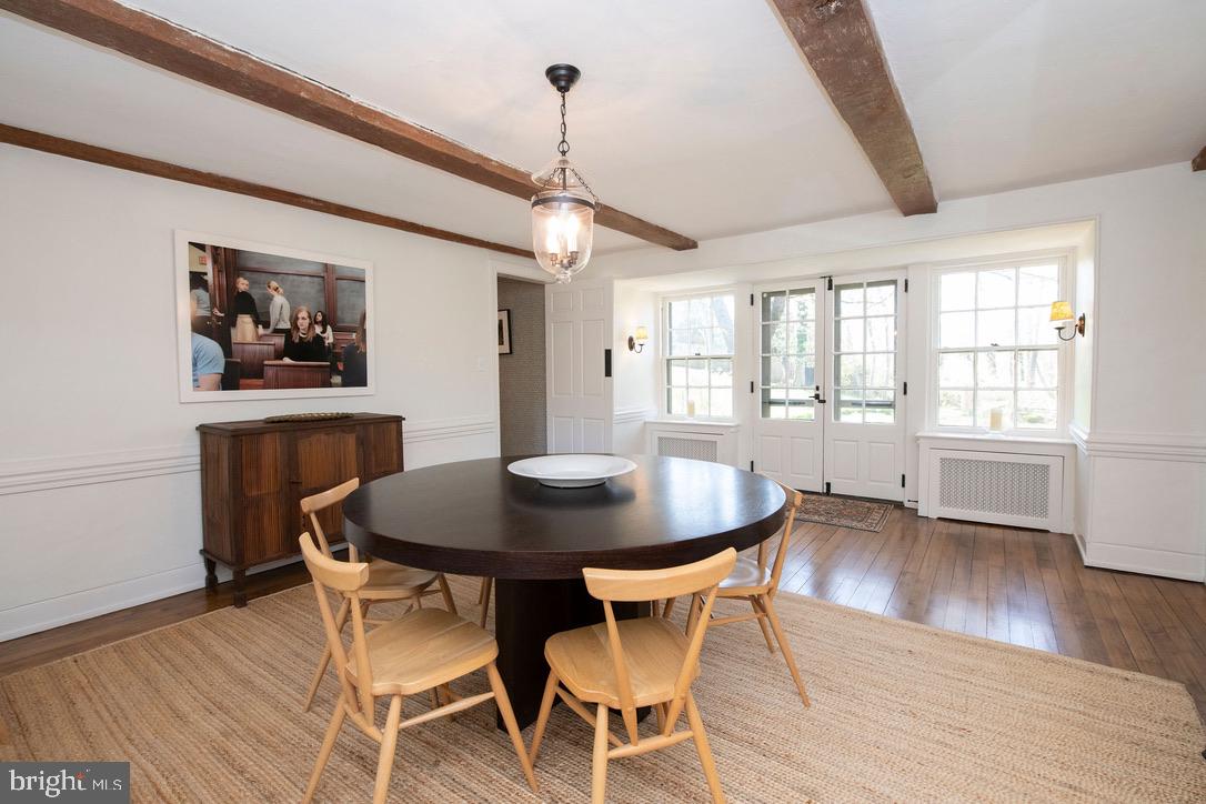 CHESTNUT HILL - Residential