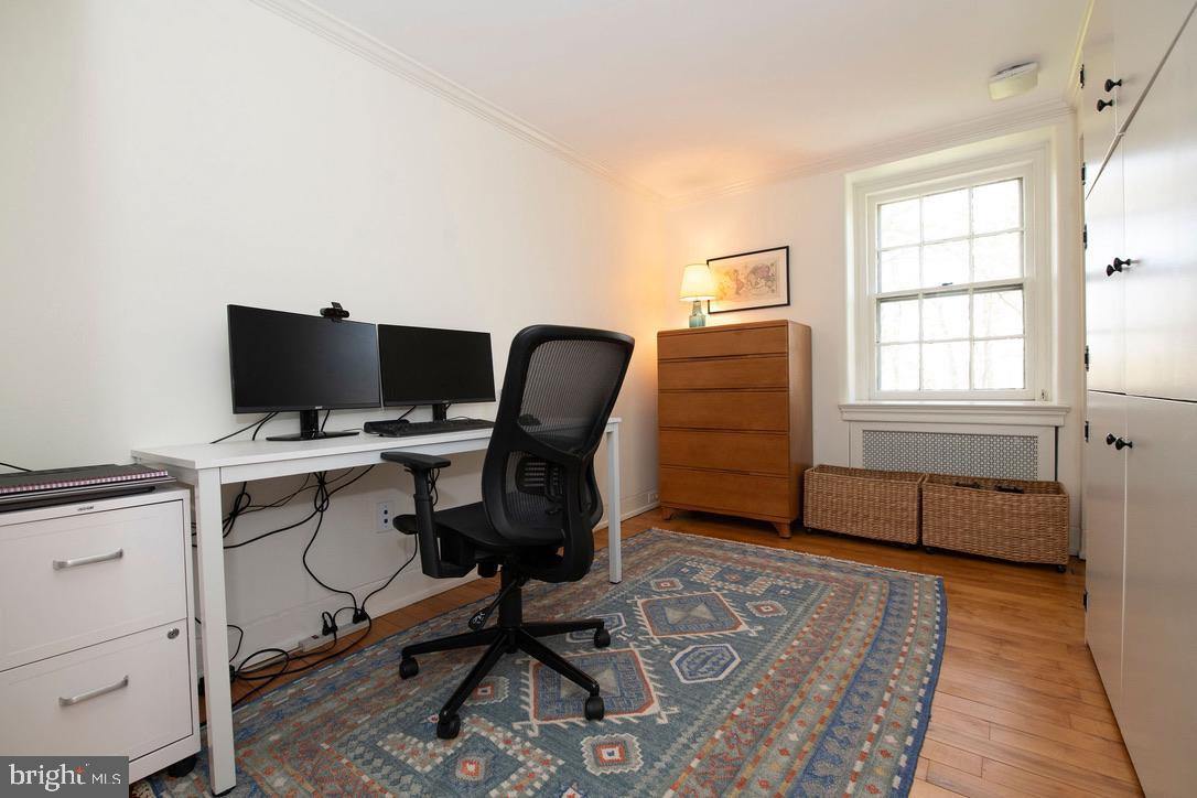 CHESTNUT HILL - Residential