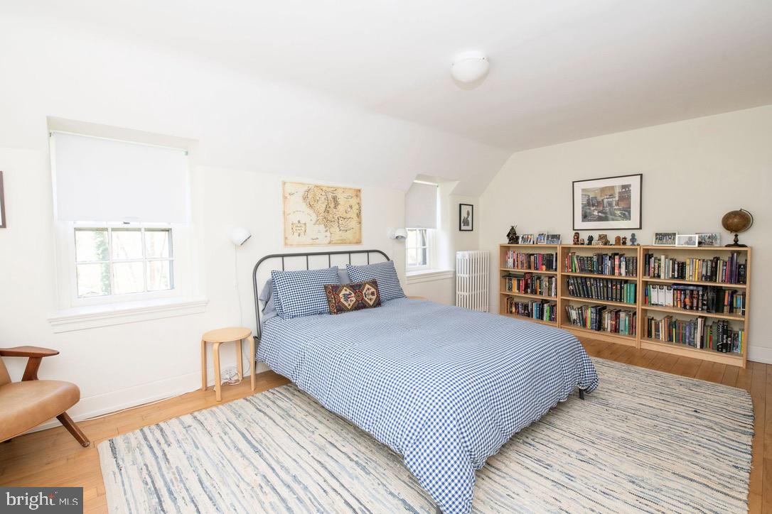 CHESTNUT HILL - Residential