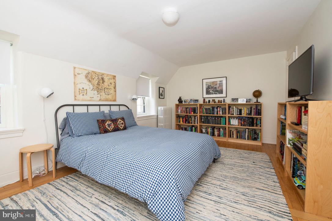 CHESTNUT HILL - Residential