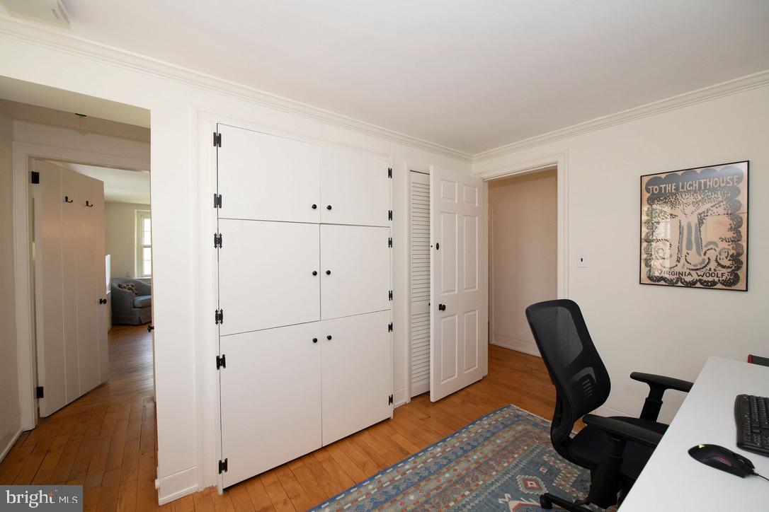 CHESTNUT HILL - Residential