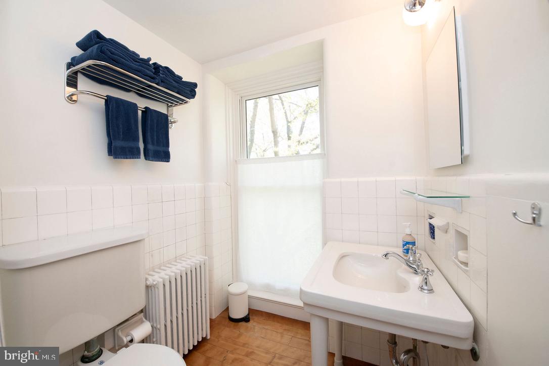 CHESTNUT HILL - Residential