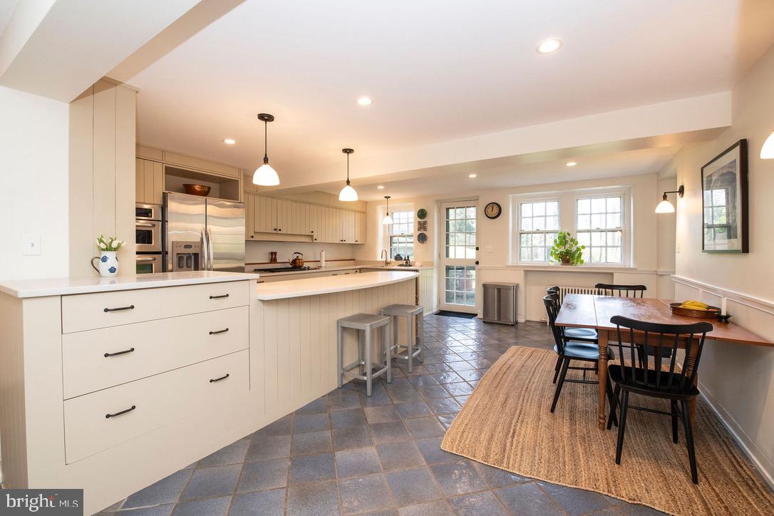 CHESTNUT HILL - Residential