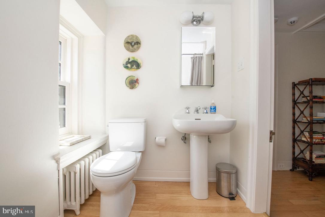 CHESTNUT HILL - Residential