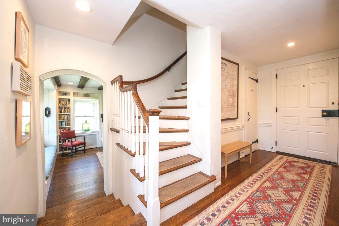 8830 TOWANDA STREET/ AKA 505 W.CHESTNUT HILL AVENUE