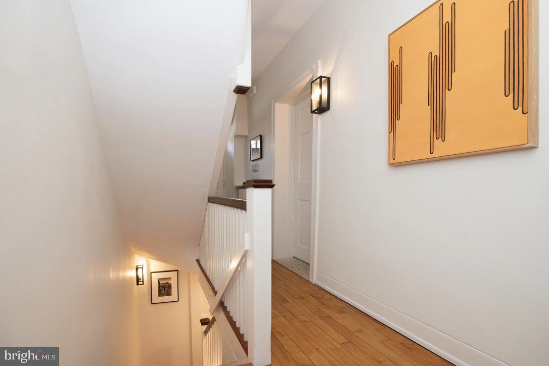 CHESTNUT HILL - Residential