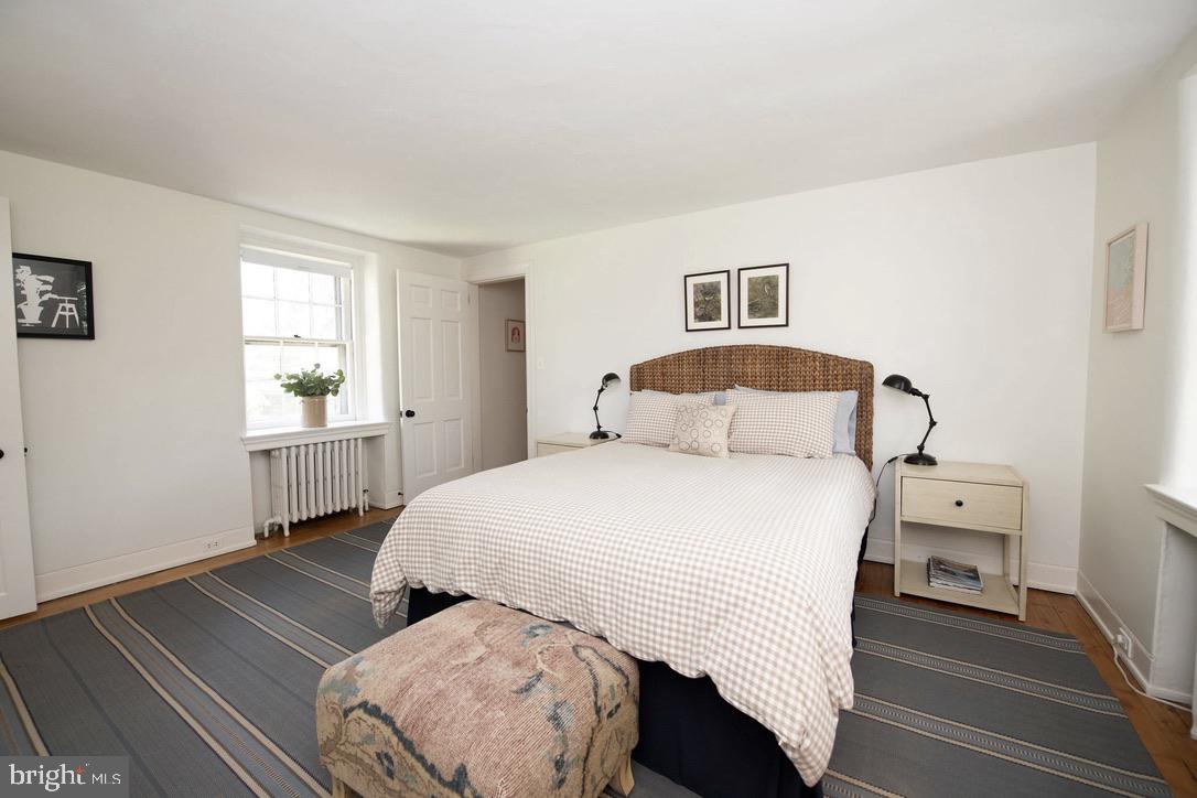 CHESTNUT HILL - Residential