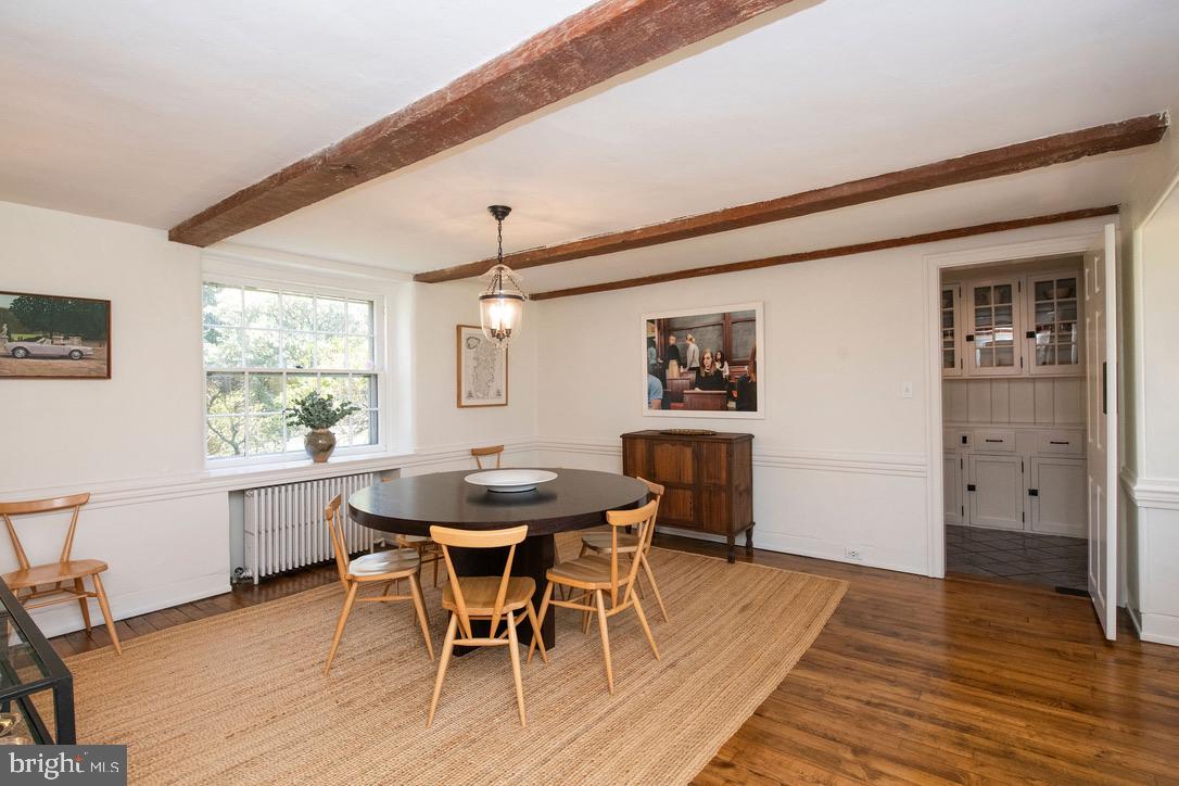 CHESTNUT HILL - Residential