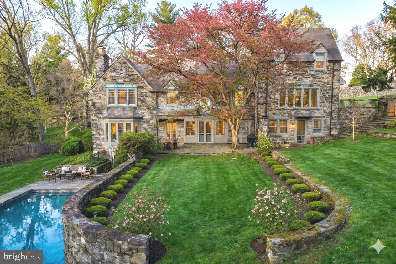 CHESTNUT HILL - Residential