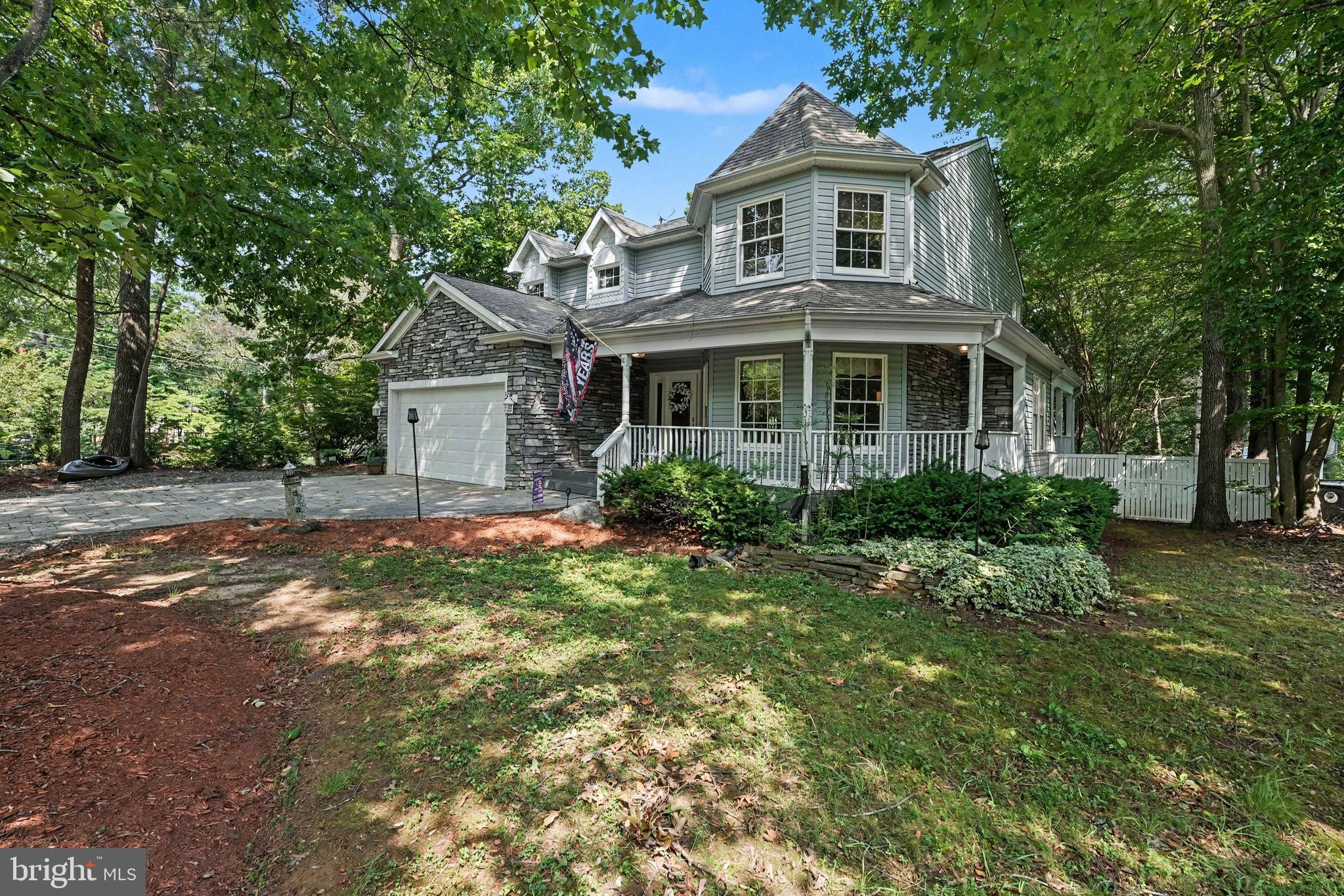1039 HARBOUR DRIVE