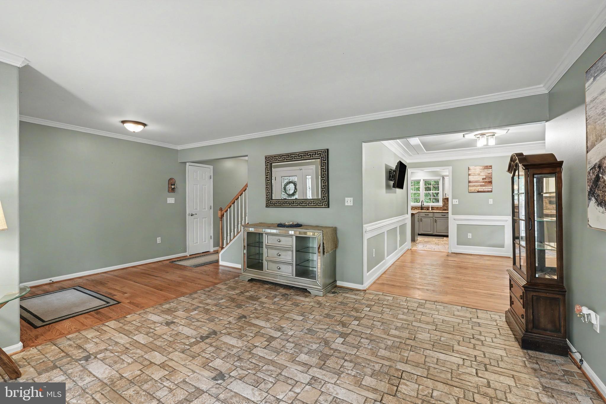 1039 HARBOUR DRIVE