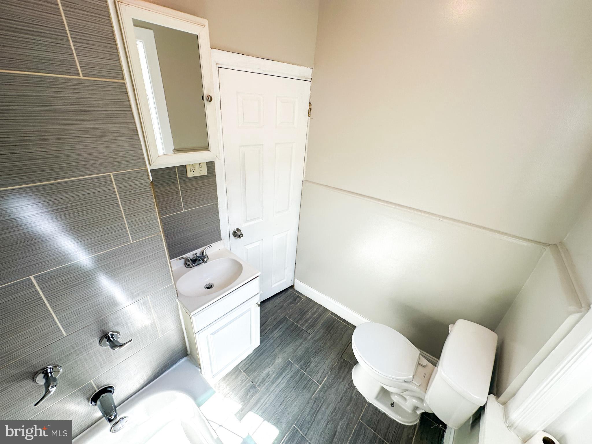 MANTUA - Residential Lease