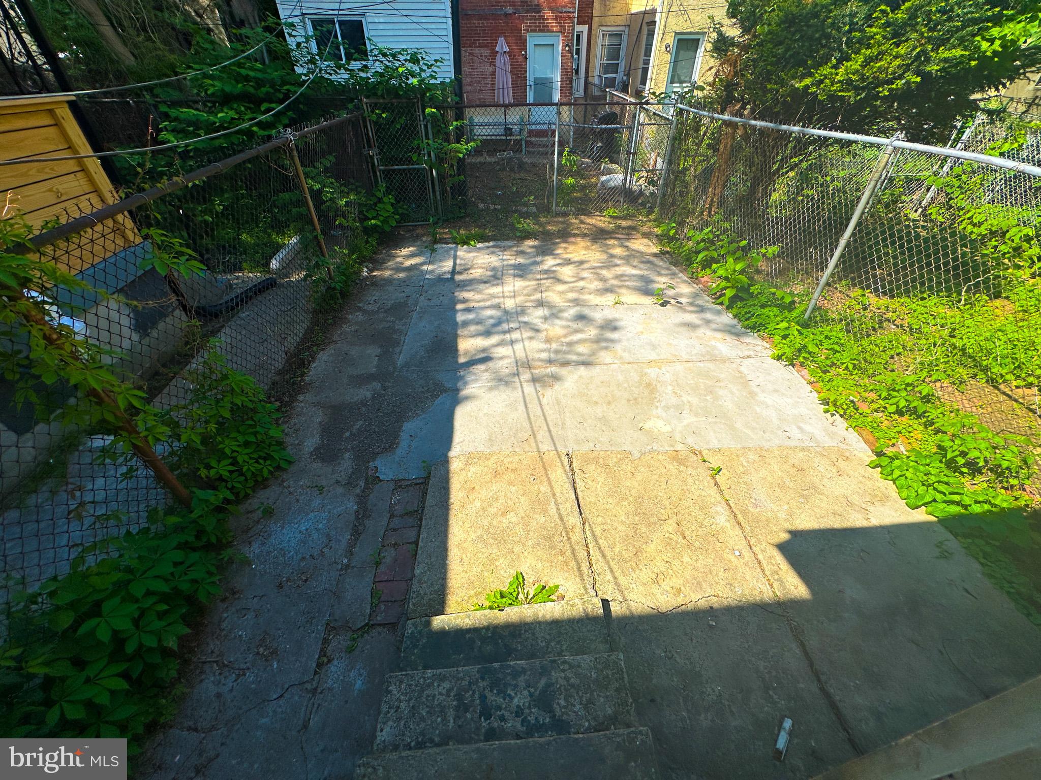 MANTUA - Residential Lease