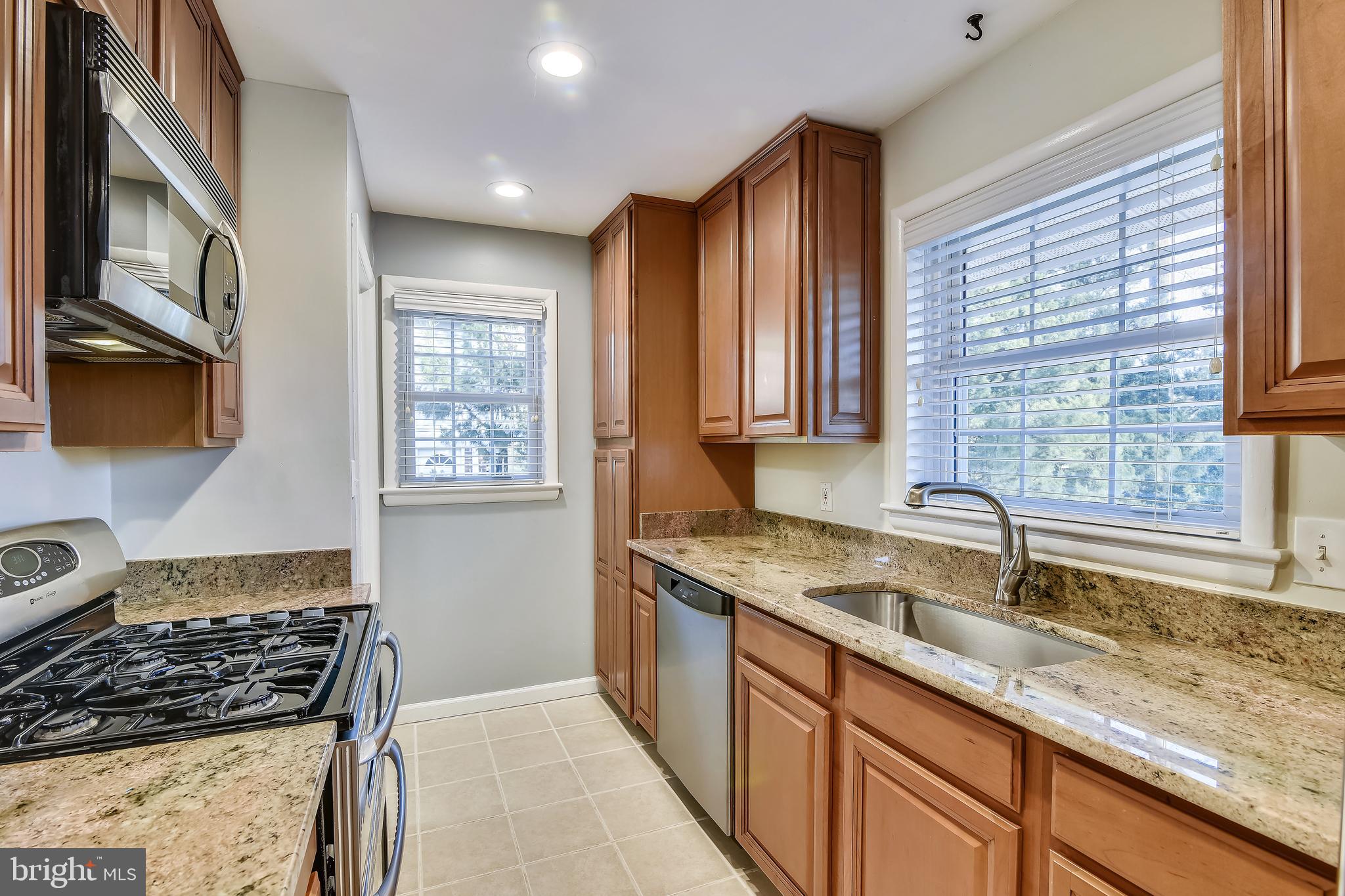 VIENNA WOODS - Residential Lease