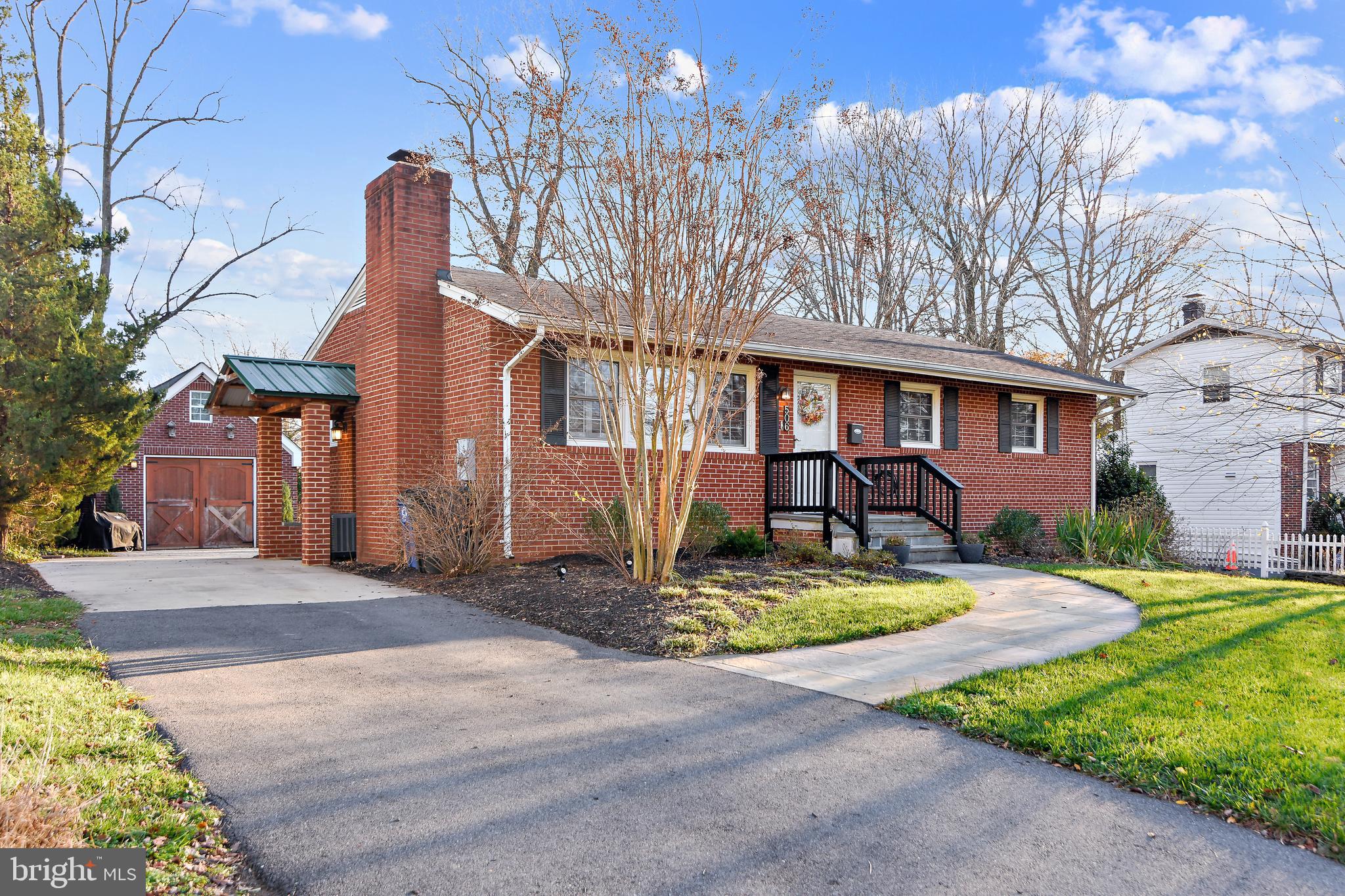 VIENNA WOODS - Residential Lease