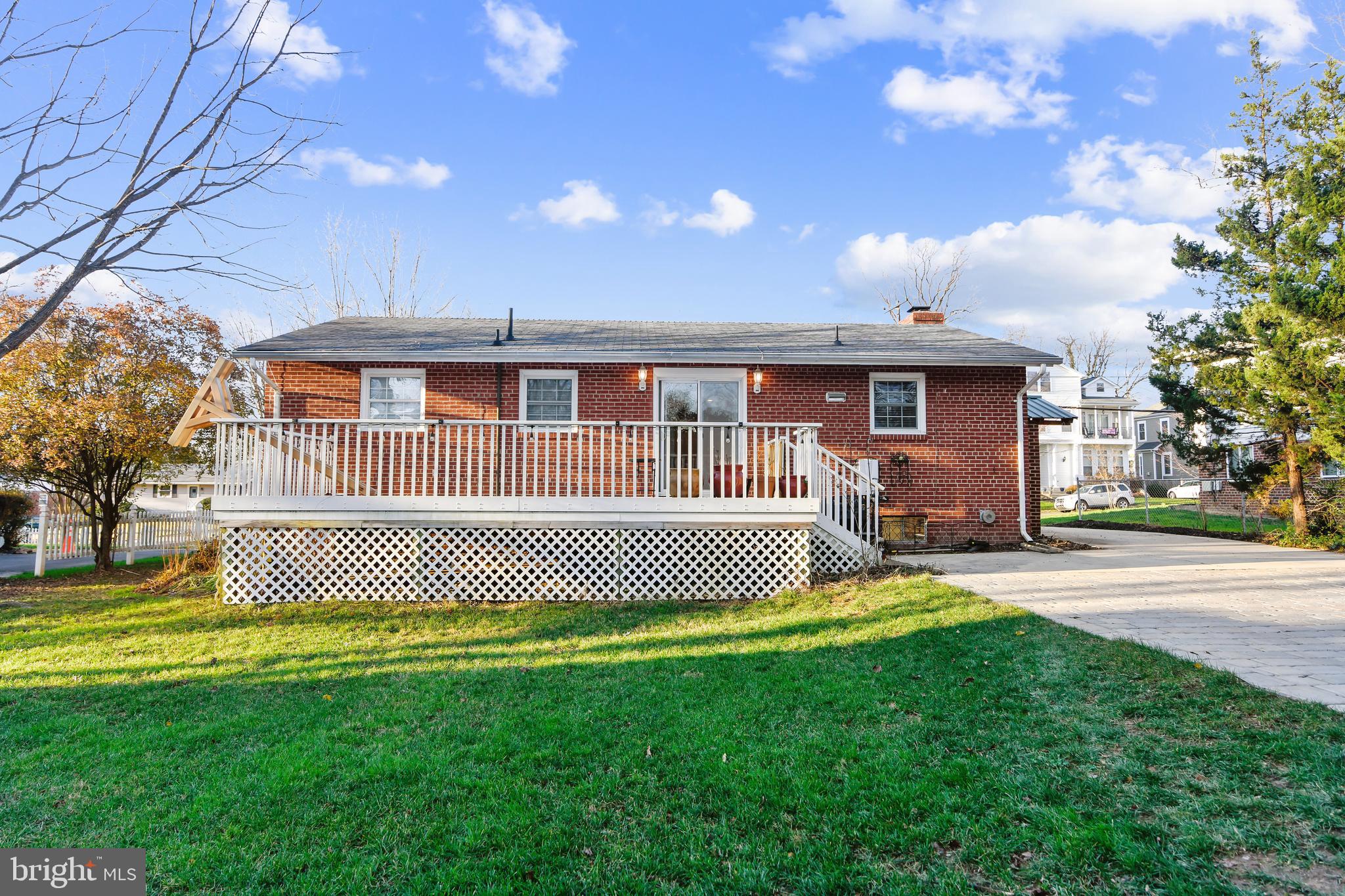 VIENNA WOODS - Residential Lease