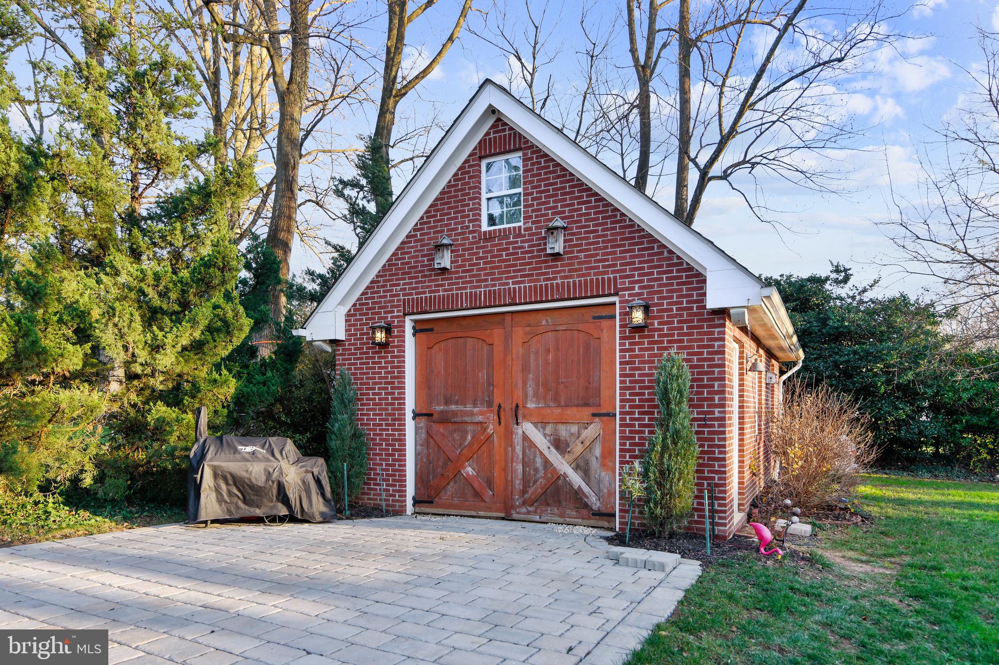 VIENNA WOODS - Residential Lease