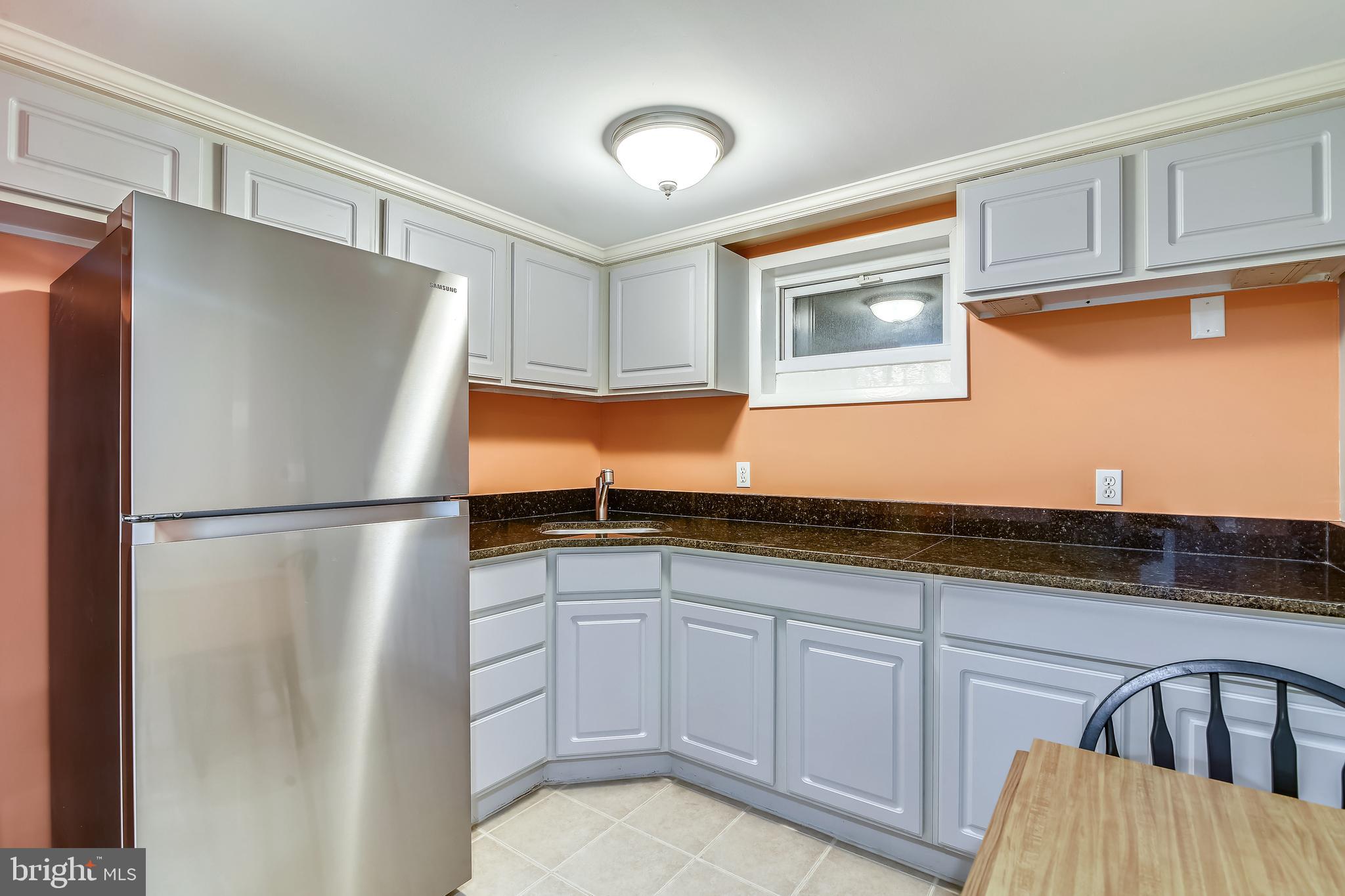 VIENNA WOODS - Residential Lease