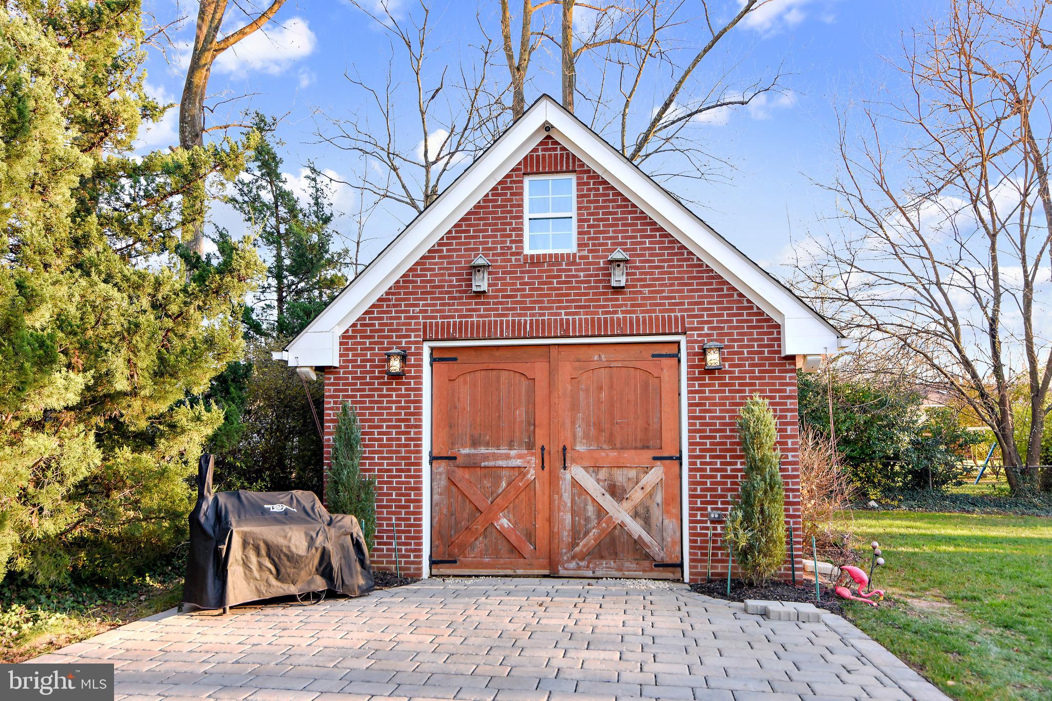 VIENNA WOODS - Residential Lease