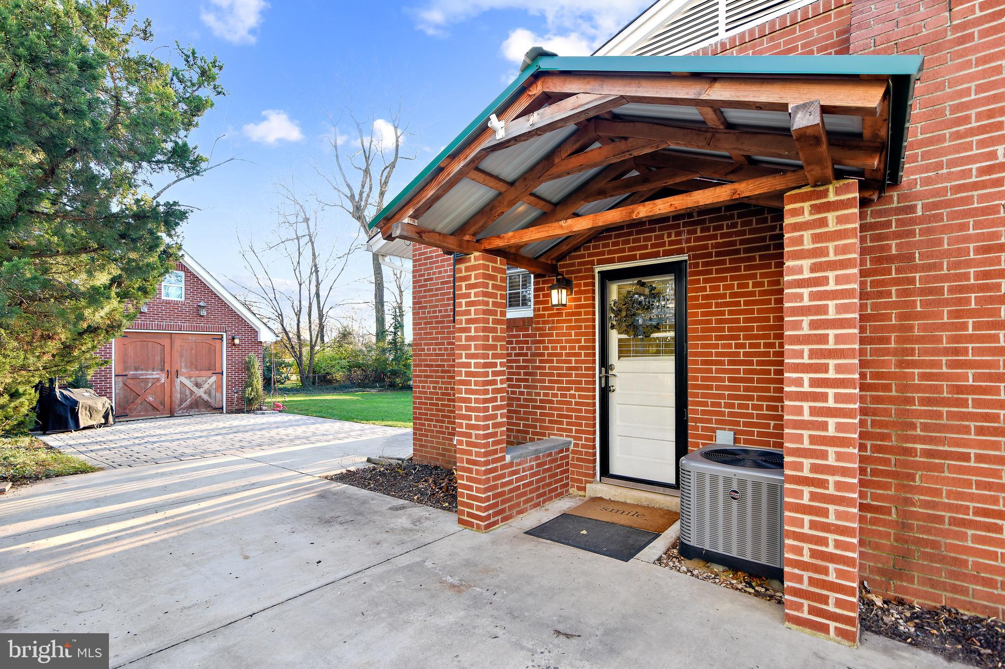 VIENNA WOODS - Residential Lease