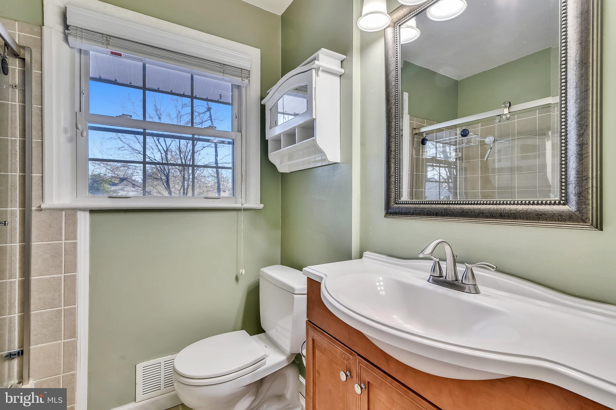 VIENNA WOODS - Residential Lease