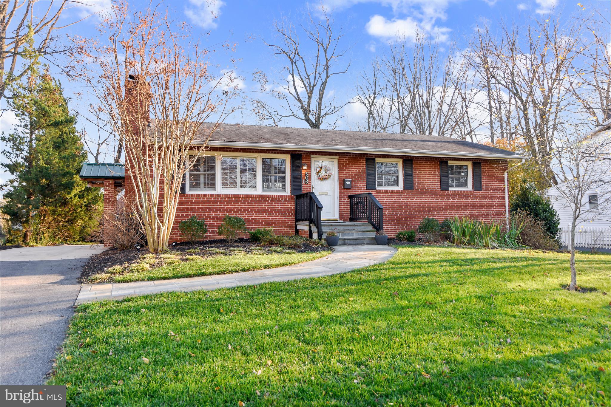 VIENNA WOODS - Residential Lease