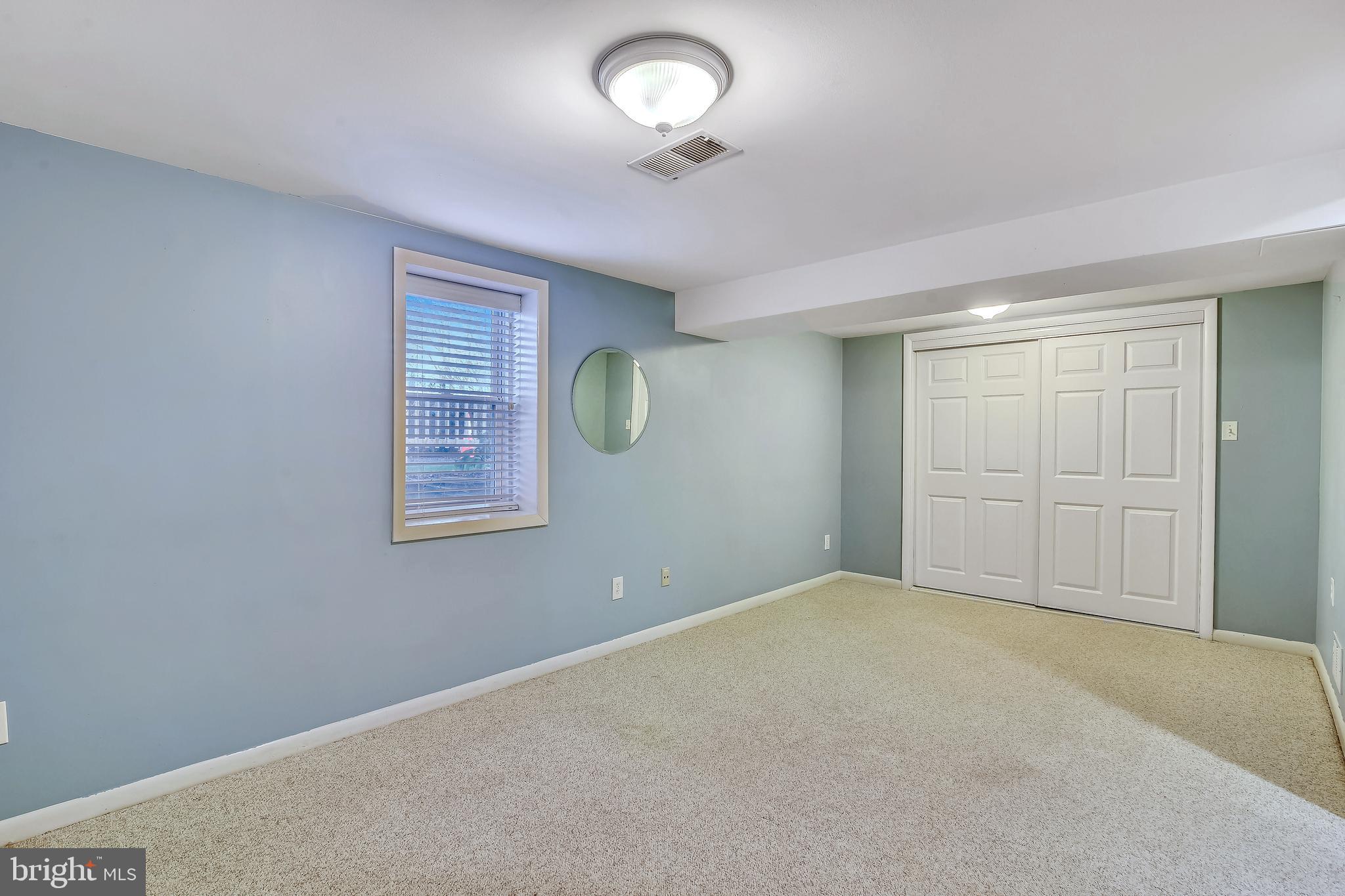 VIENNA WOODS - Residential Lease