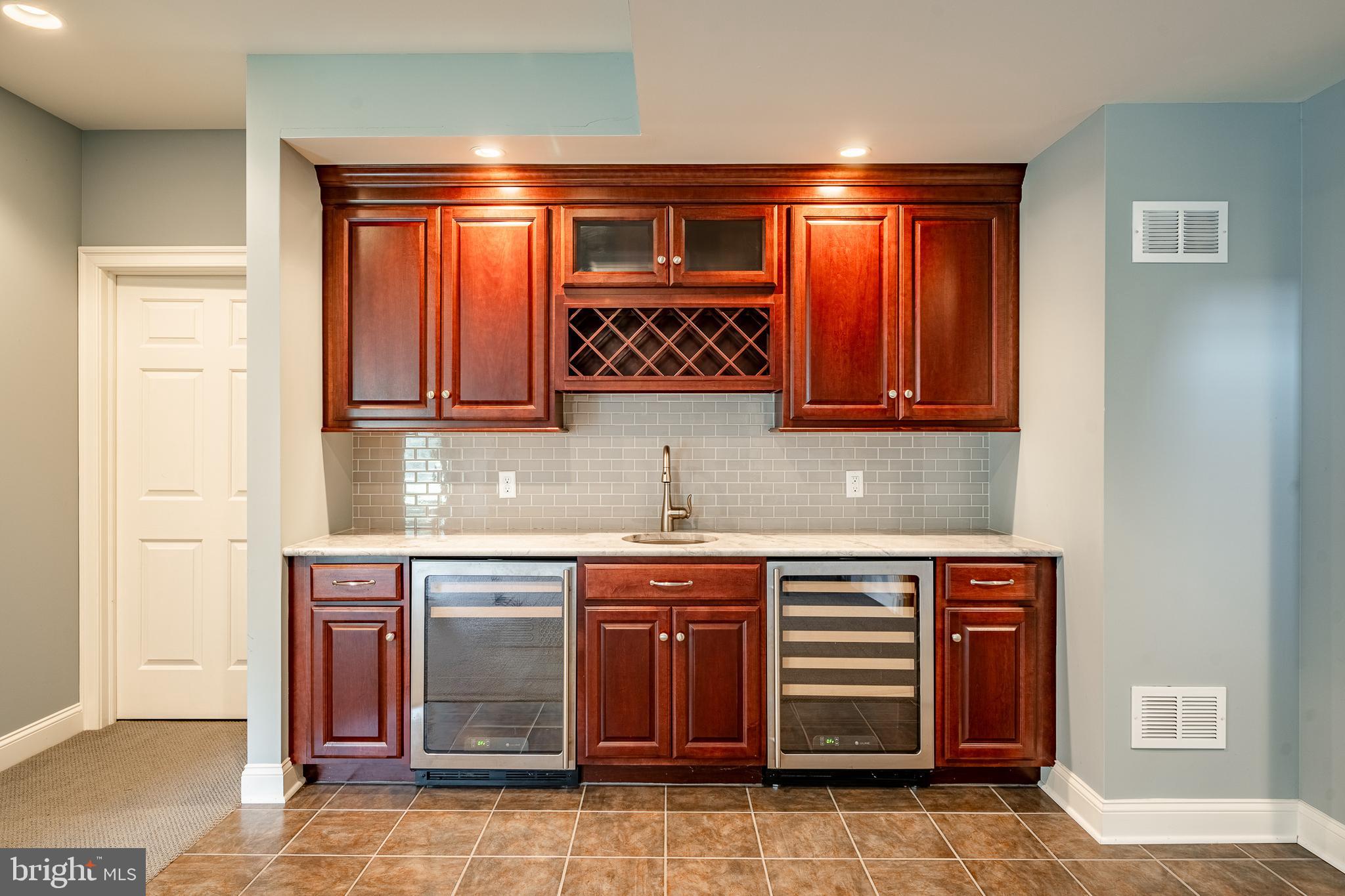 CHERRY CREEK - Residential