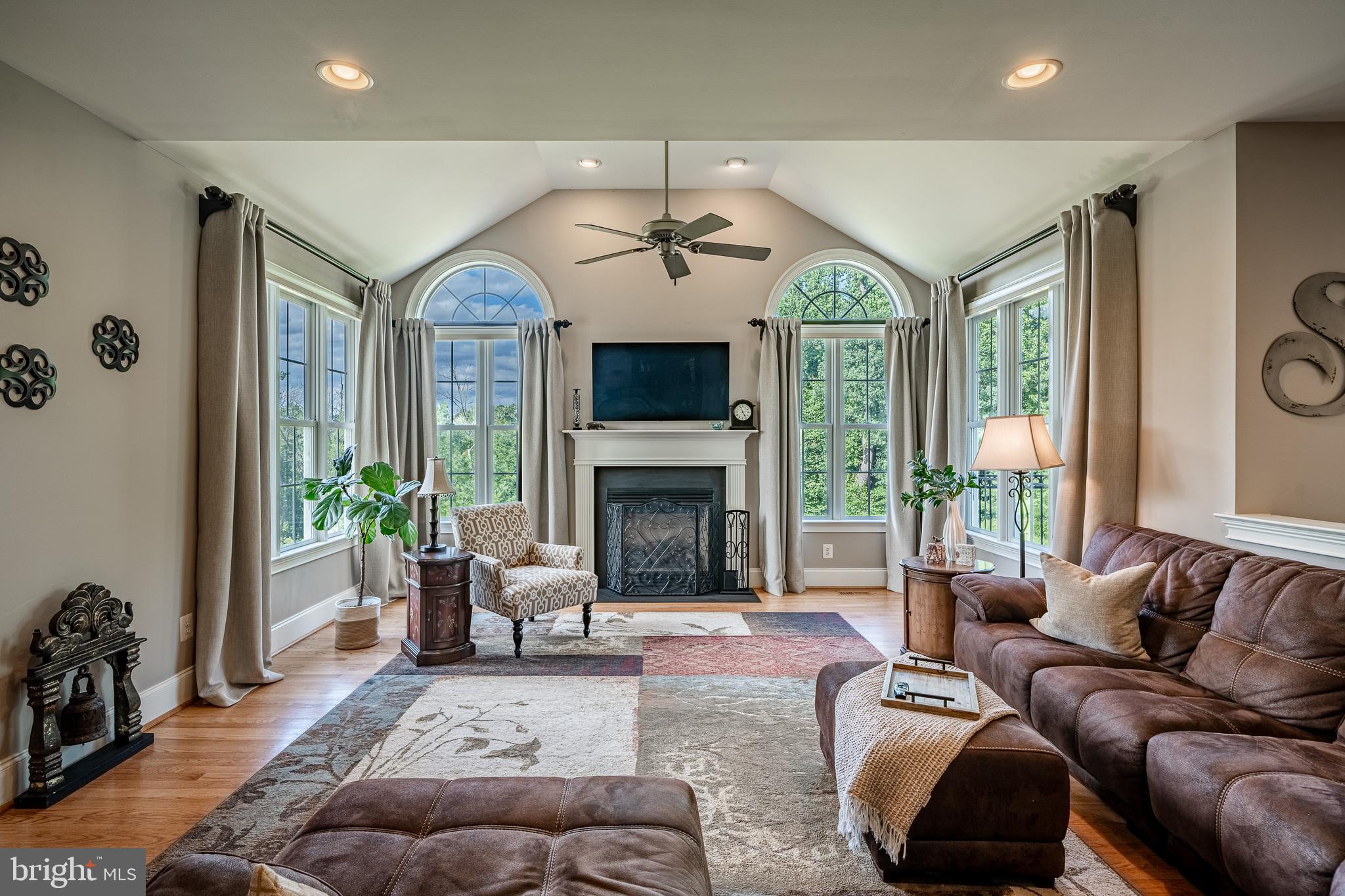 CHERRY CREEK - Residential