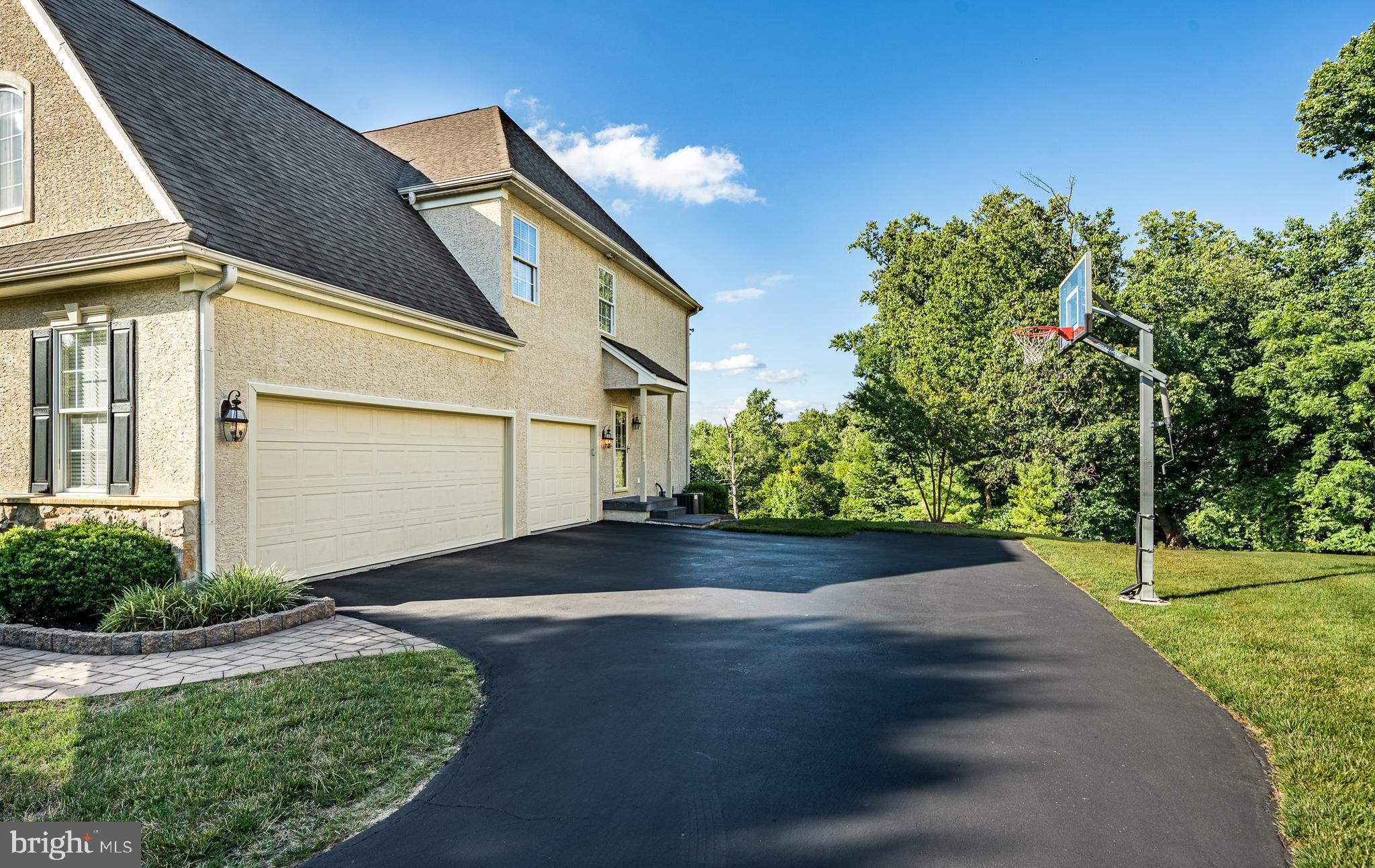 CHERRY CREEK - Residential
