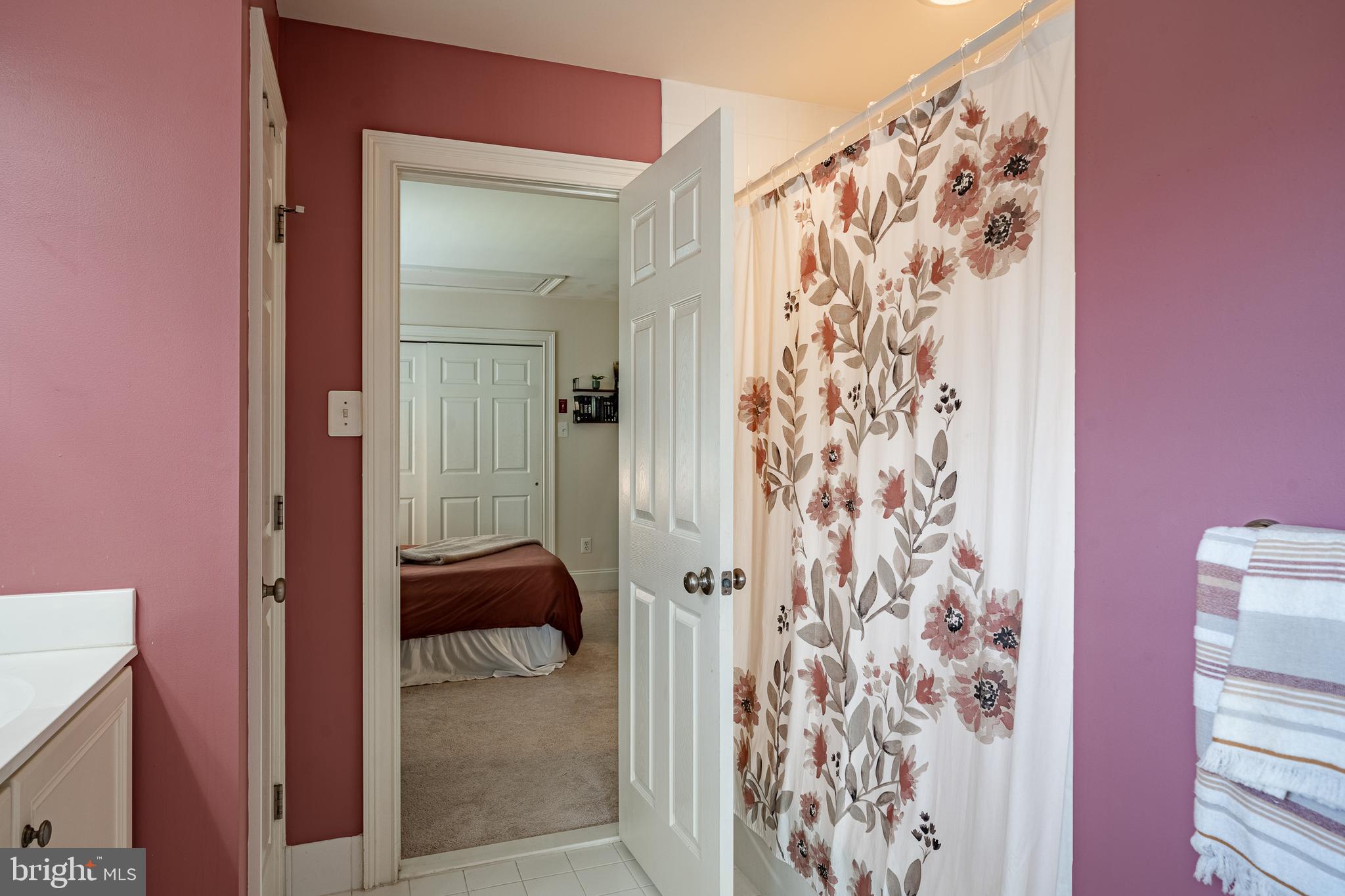 CHERRY CREEK - Residential