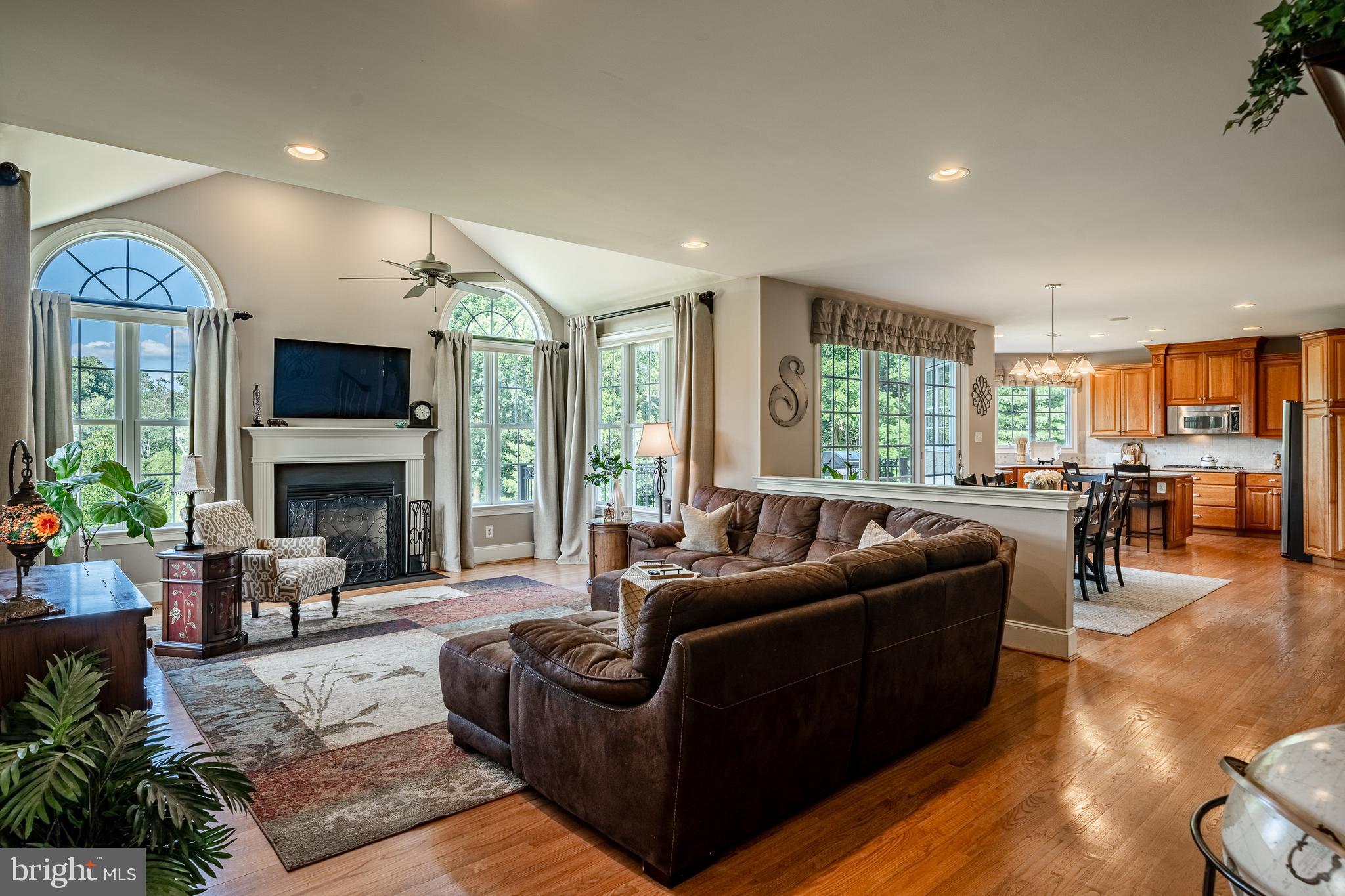 CHERRY CREEK - Residential