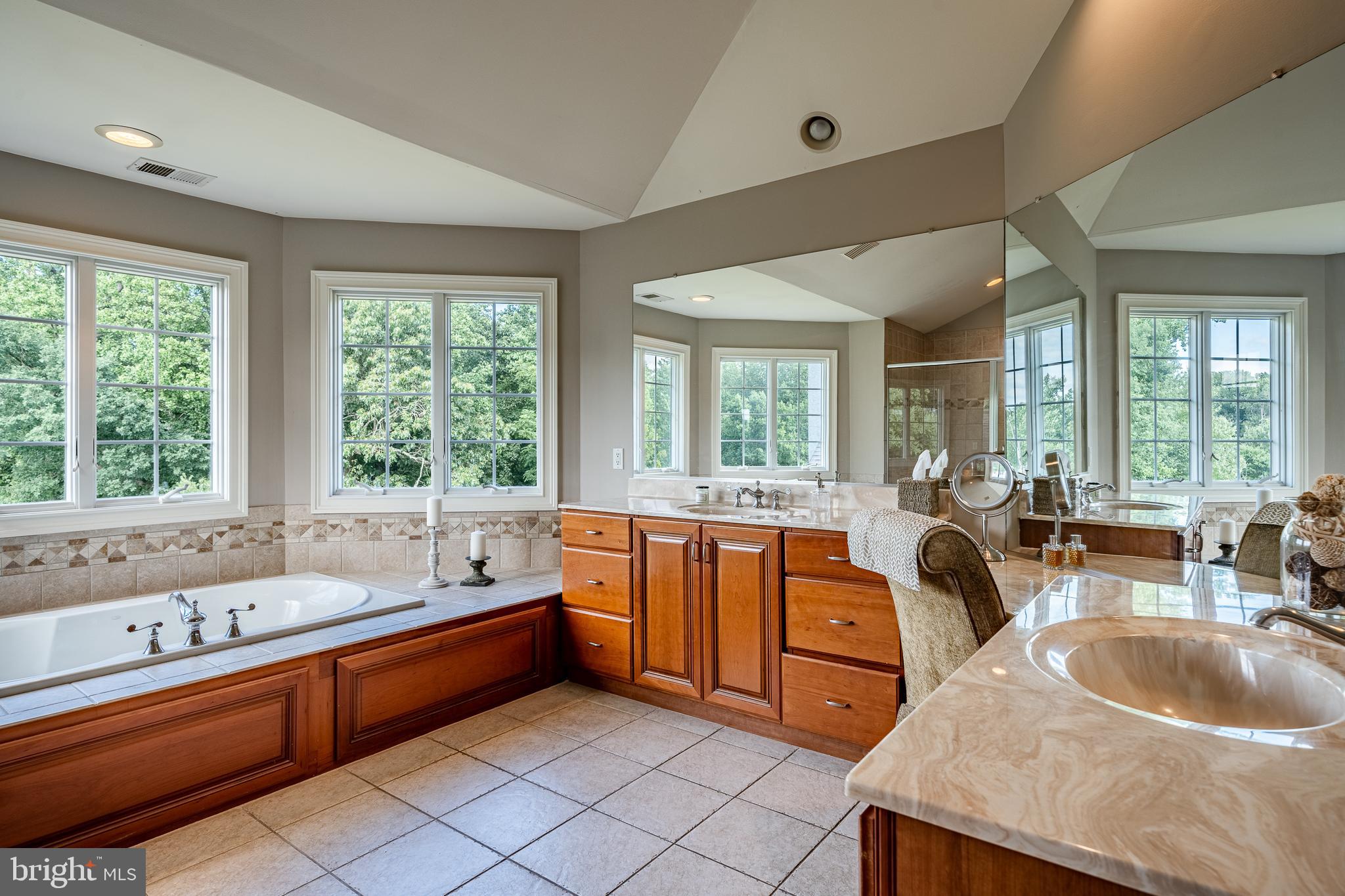 CHERRY CREEK - Residential