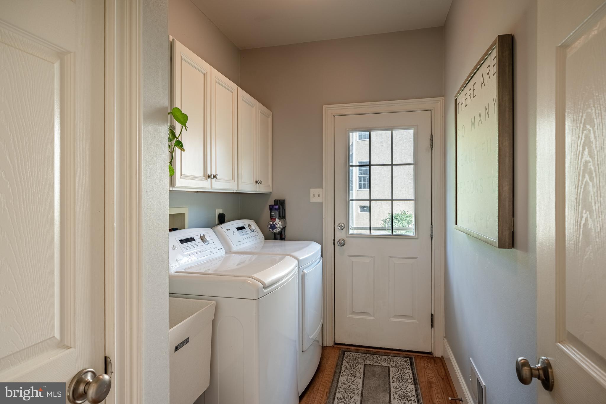 CHERRY CREEK - Residential