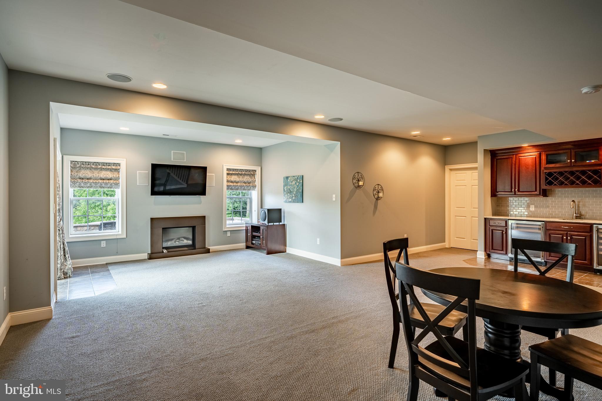 CHERRY CREEK - Residential