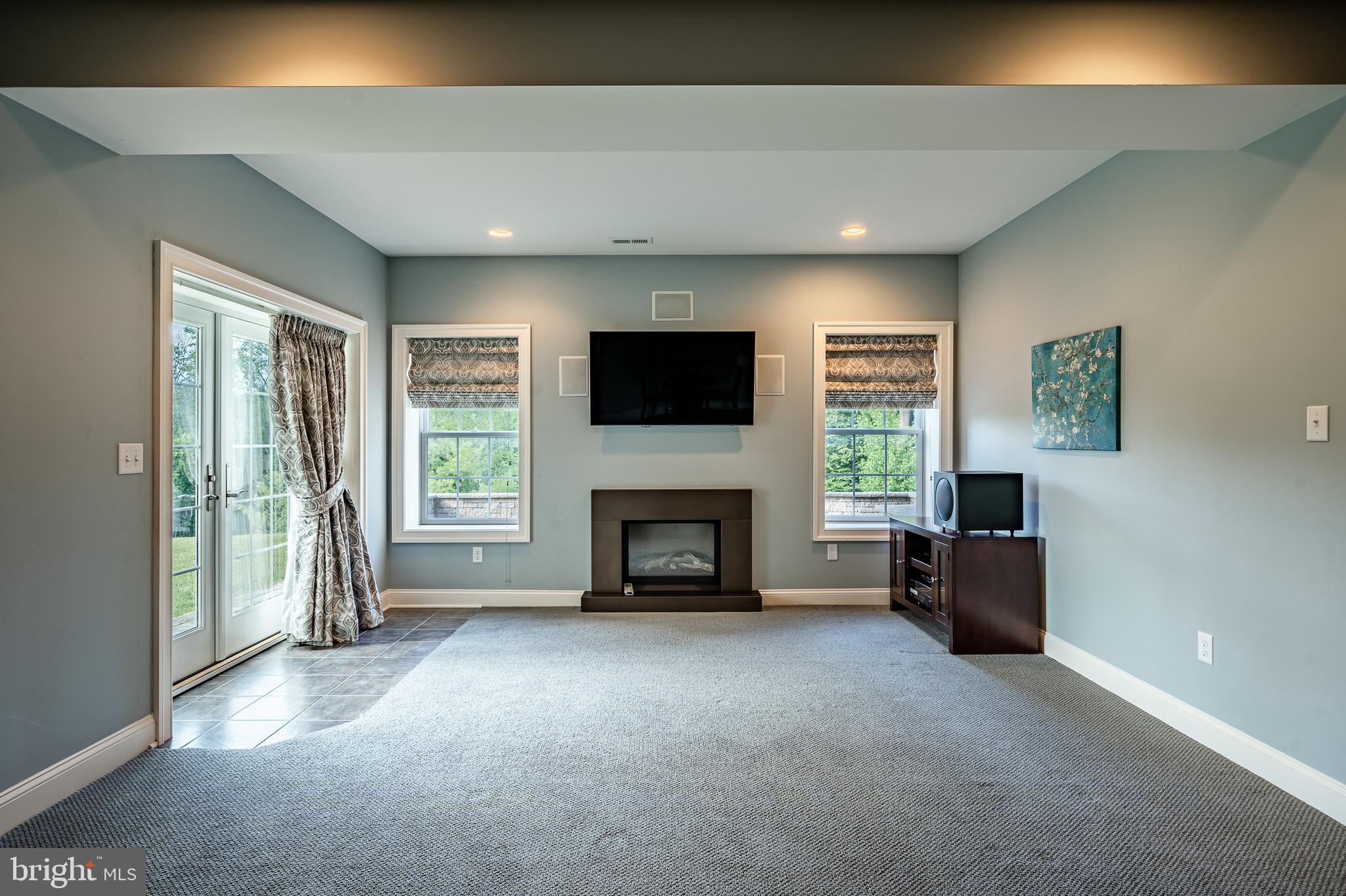 CHERRY CREEK - Residential