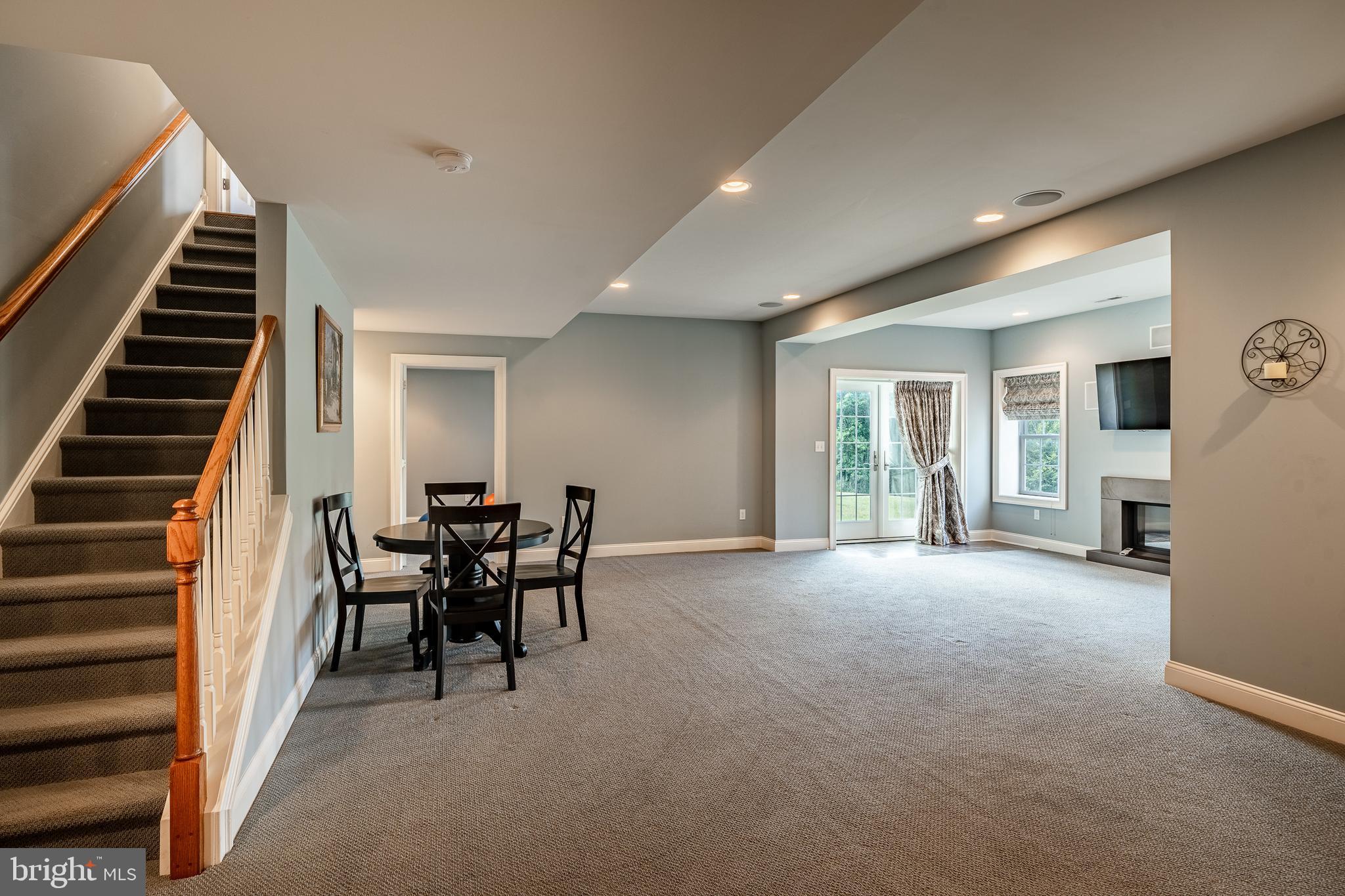 CHERRY CREEK - Residential